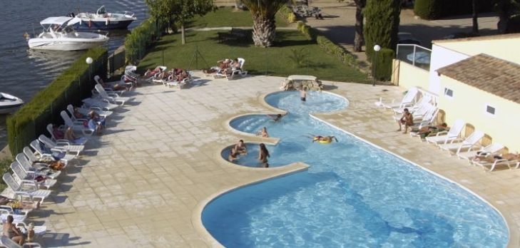 Camping Les Pruniers **